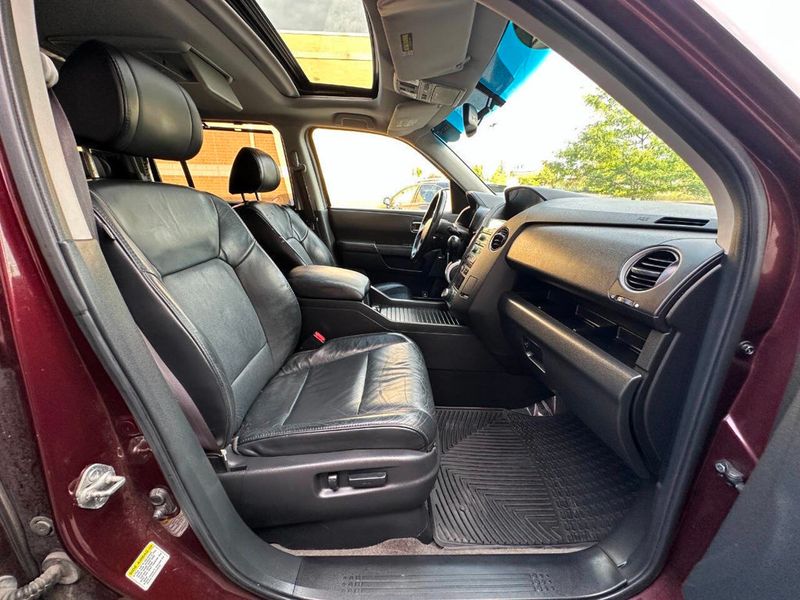2011 Honda Pilot 4WD 4dr Touring w/RES & Navi - 22884310 - 33
