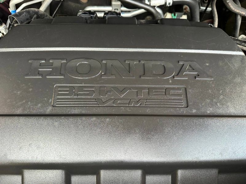 2011 Honda Pilot 4WD 4dr Touring w/RES & Navi - 22884310 - 37