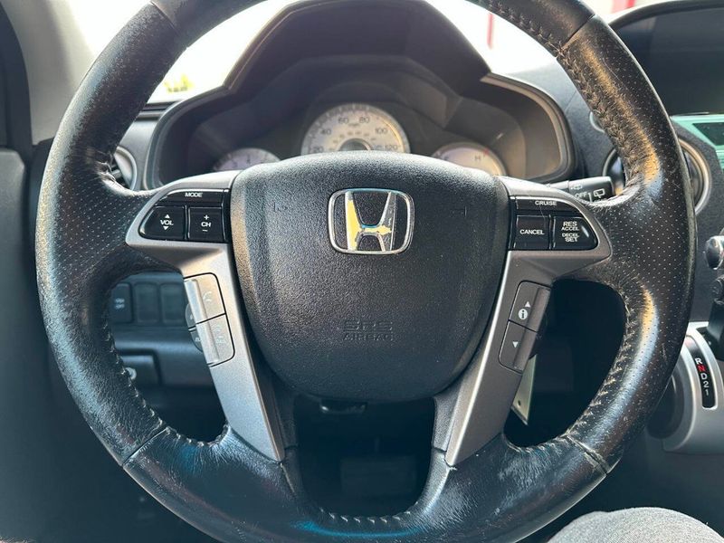 2011 Honda Pilot 4WD 4dr Touring w/RES & Navi - 22884310 - 39