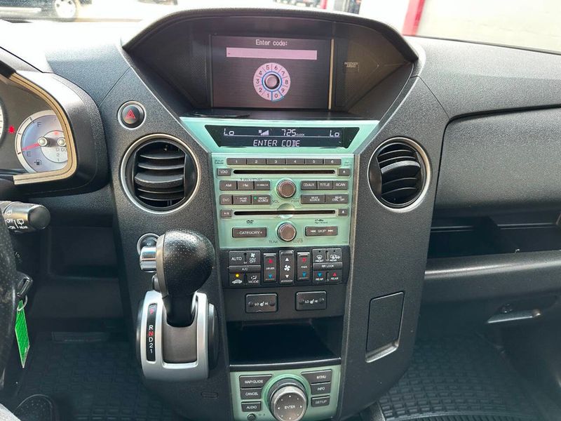 2011 Honda Pilot 4WD 4dr Touring w/RES & Navi - 22884310 - 45