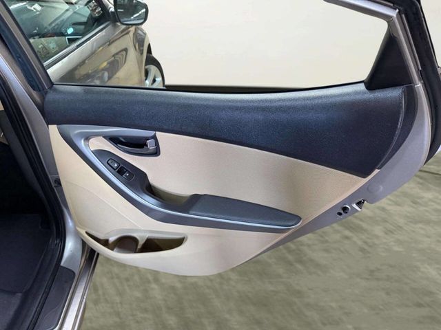 2011 Hyundai Elantra Limited 4dr Sedan - 22959747 - 17