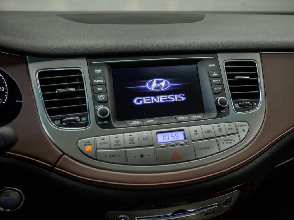 2011 Hyundai Genesis photo 19