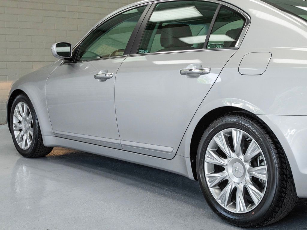 2011 Hyundai Genesis photo 35