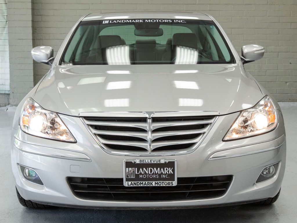 2011 Hyundai Genesis photo 5