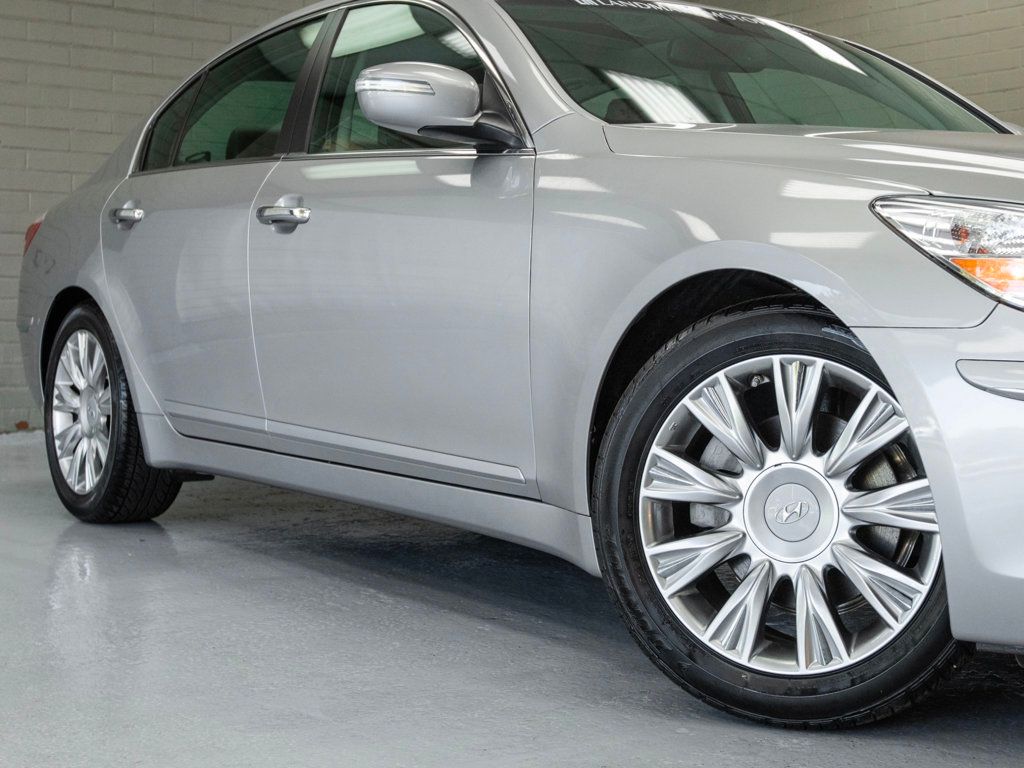 2011 Hyundai Genesis photo 7