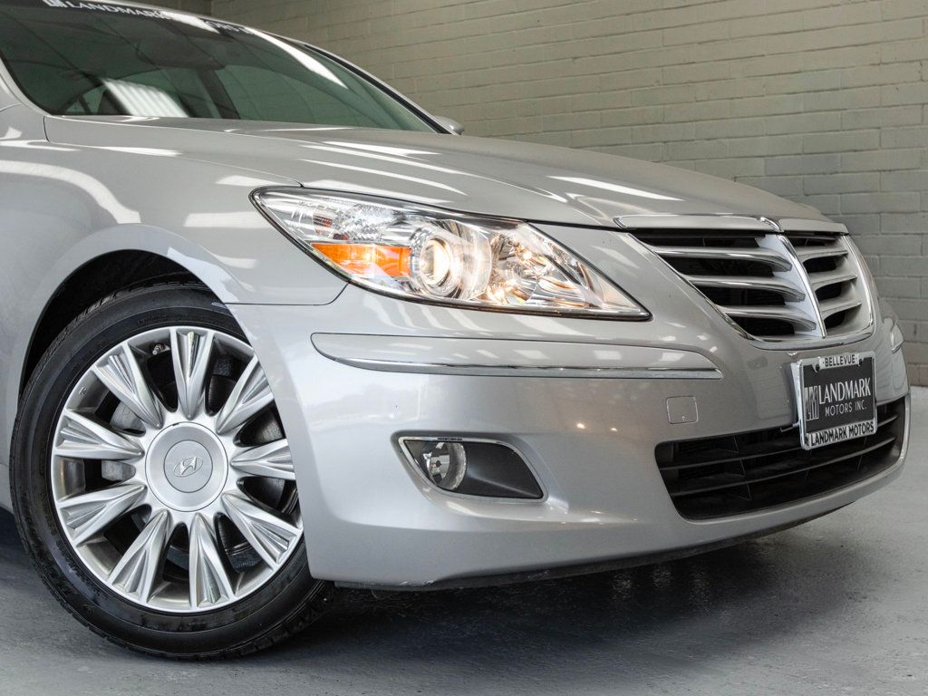 2011 Hyundai Genesis photo 8