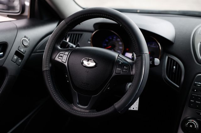 2011 Hyundai Genesis Coupe 2.0T - 22955081 - 32