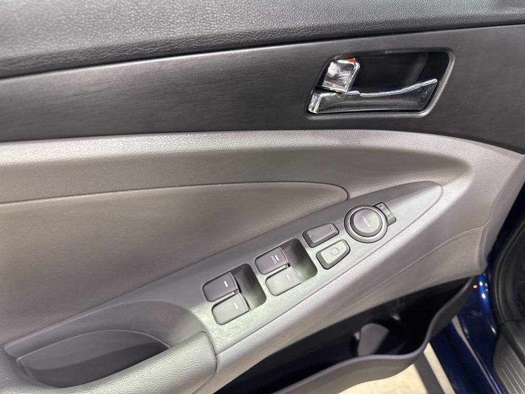 2011 Hyundai Sonata 4dr Sedan 2.4L Automatic SE - 23025576 - 19