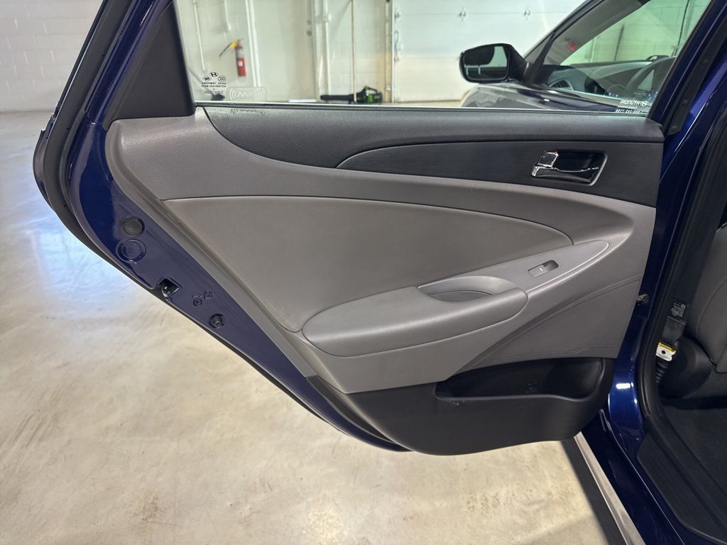 2011 Hyundai Sonata 4dr Sedan 2.4L Automatic SE - 23025576 - 23