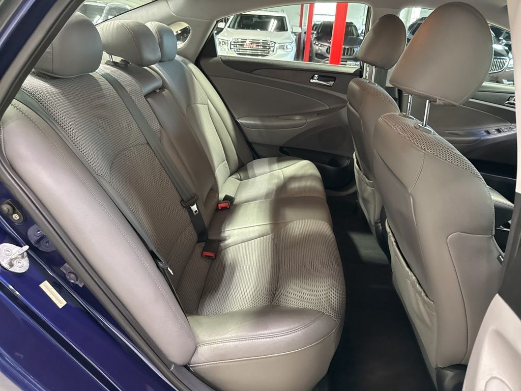 2011 Hyundai Sonata 4dr Sedan 2.4L Automatic SE - 23025576 - 27