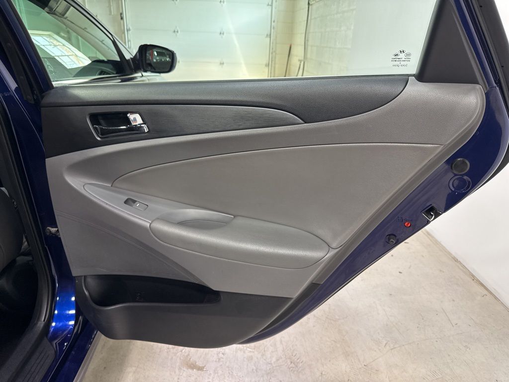 2011 Hyundai Sonata 4dr Sedan 2.4L Automatic SE - 23025576 - 28