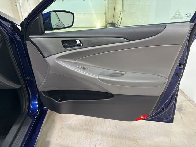 2011 Hyundai Sonata 4dr Sedan 2.4L Automatic SE - 23025576 - 32