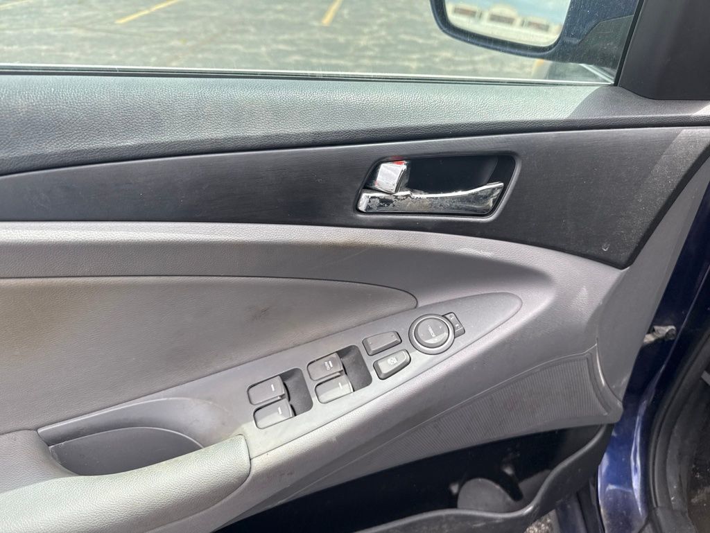 2011 Hyundai Sonata 4dr Sedan 2.4L Automatic SE - 23025576 - 6