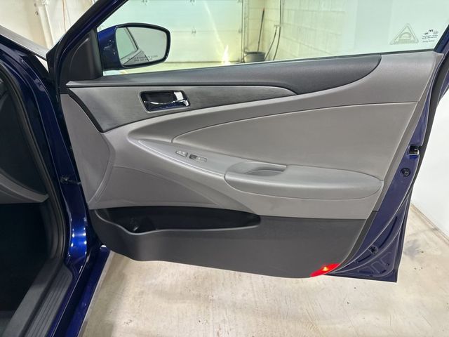 2011 Hyundai Sonata 4dr Sedan 2.4L Automatic SE - 23087830 - 32