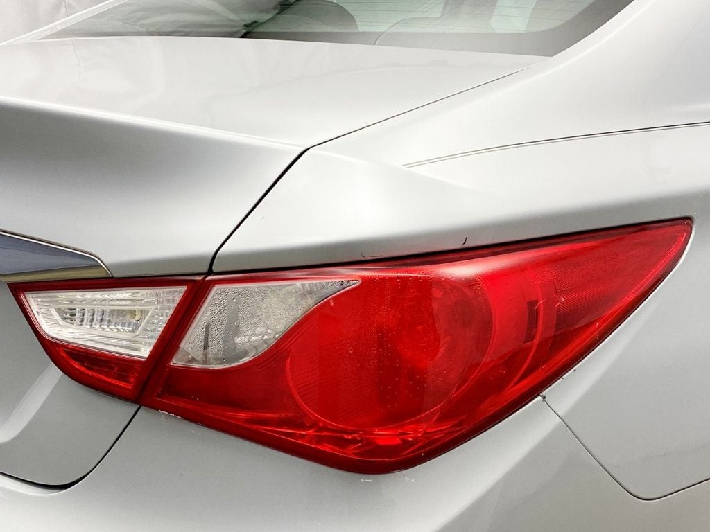 2011 Hyundai Sonata GLS - 22671502 - 12