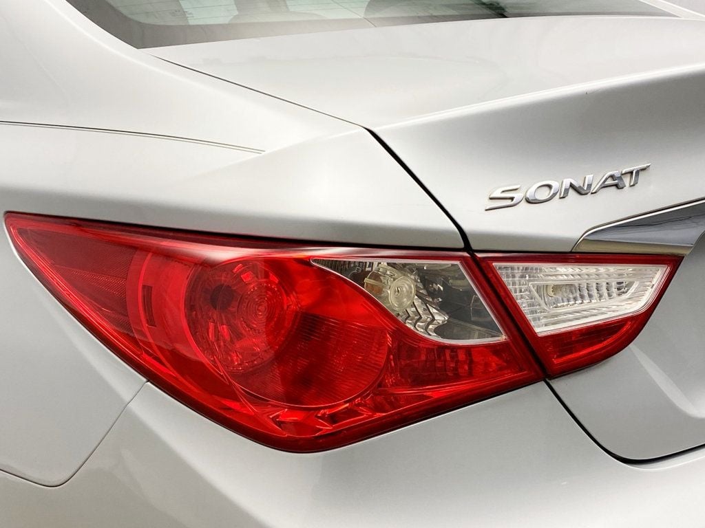 2011 Hyundai Sonata GLS - 22671502 - 13