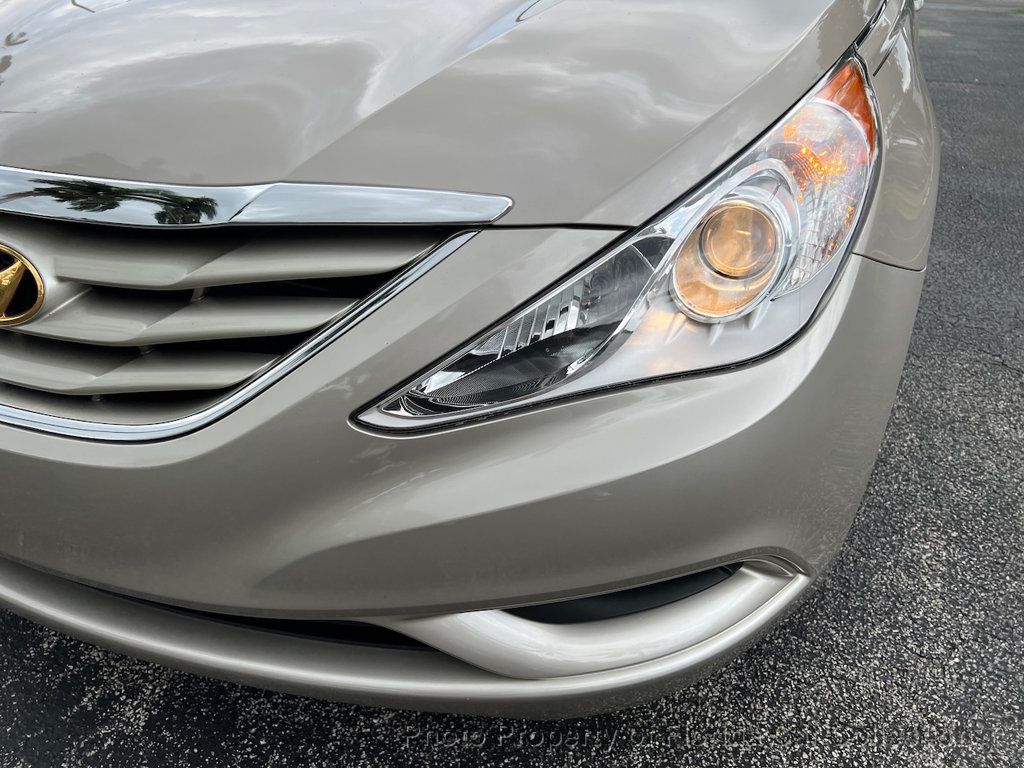 2011 Hyundai Sonata GLS Sedan Automatic - 22412827 - 29