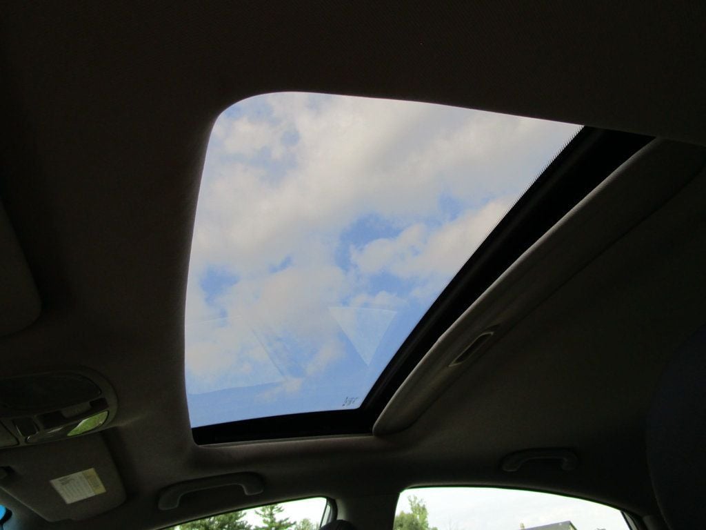 2011 Hyundai Sonata Limited  - 22909292 - 22