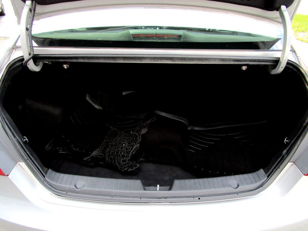 2011 Hyundai Sonata Limited  - 22909292 - 32