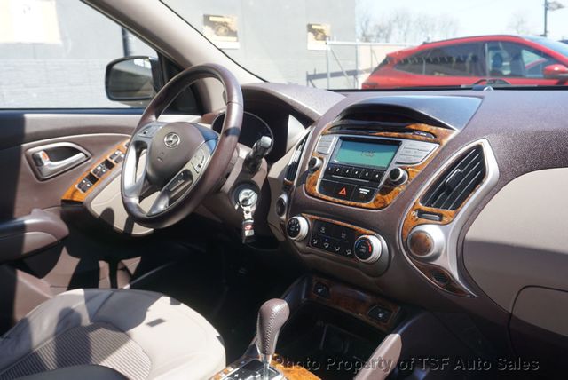 2011 Hyundai Tucson AWD 4dr Automatic GLS CLEAN CARFAX EXTREMELY LOW MILES  - 23011532 - 13