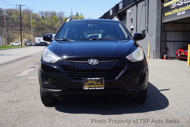 2011 Hyundai Tucson AWD 4dr Automatic GLS CLEAN CARFAX EXTREMELY LOW MILES  - 23011532 - 1