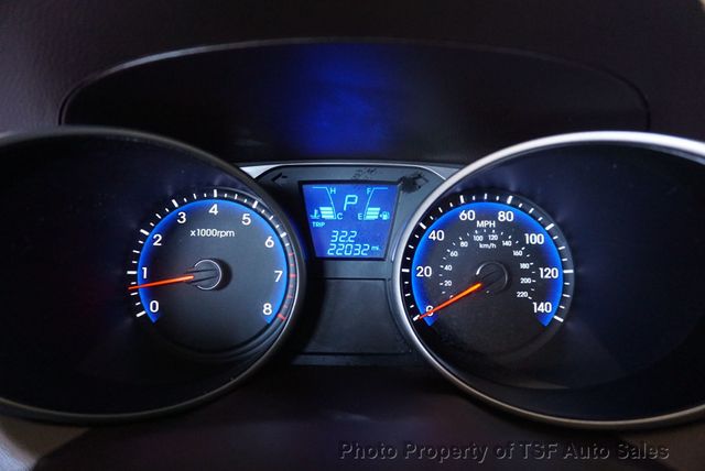 2011 Hyundai Tucson AWD 4dr Automatic GLS CLEAN CARFAX EXTREMELY LOW MILES  - 23011532 - 22