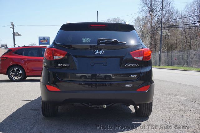 2011 Hyundai Tucson AWD 4dr Automatic GLS CLEAN CARFAX EXTREMELY LOW MILES  - 23011532 - 5