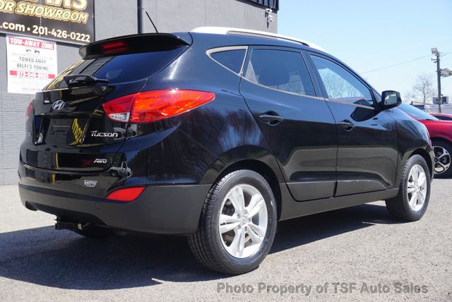 2011 Hyundai Tucson AWD 4dr Automatic GLS CLEAN CARFAX EXTREMELY LOW MILES  - 23011532 - 6