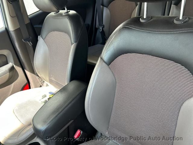 2011 Hyundai Tucson GLS - 23020989 - 15