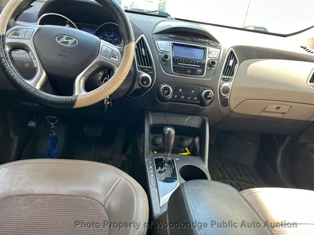 2011 Hyundai Tucson GLS - 23020989 - 17
