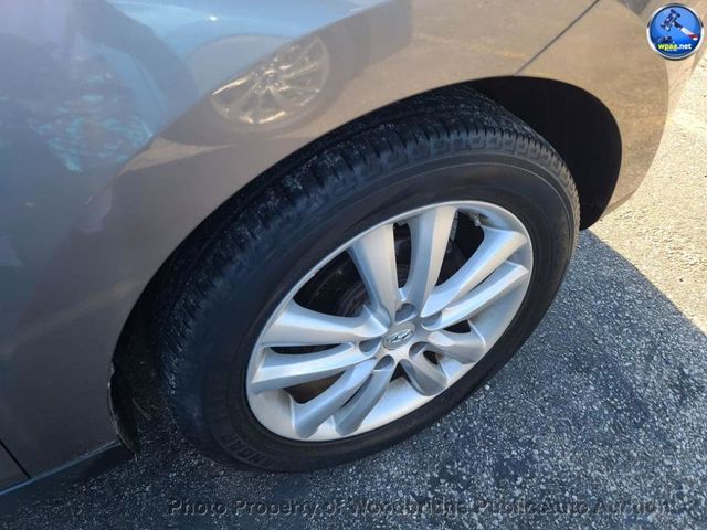 2011 Hyundai Tucson GLS - 23025829 - 12