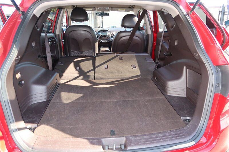 2011 Hyundai Tucson GLS - 22989527 - 14