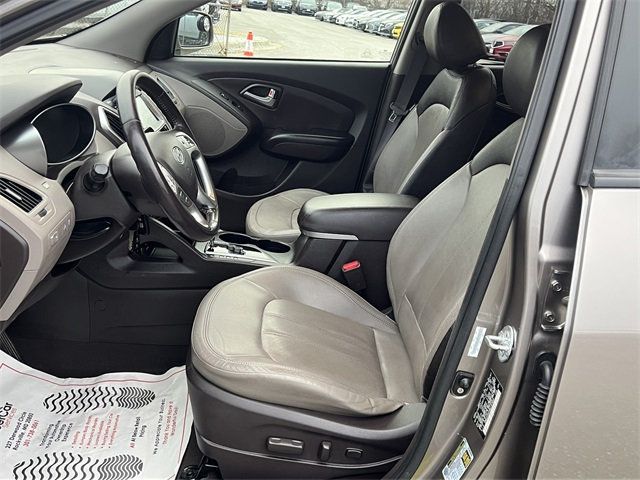 2011 Hyundai Tucson Limited - 22976647 - 11