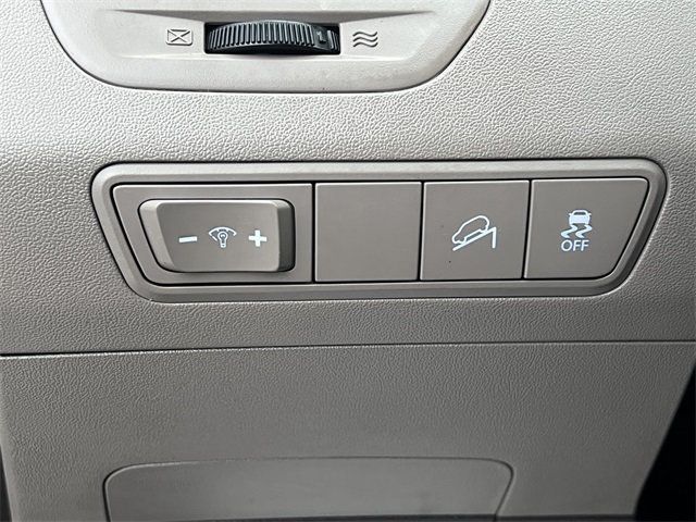 2011 Hyundai Tucson Limited - 22976647 - 21