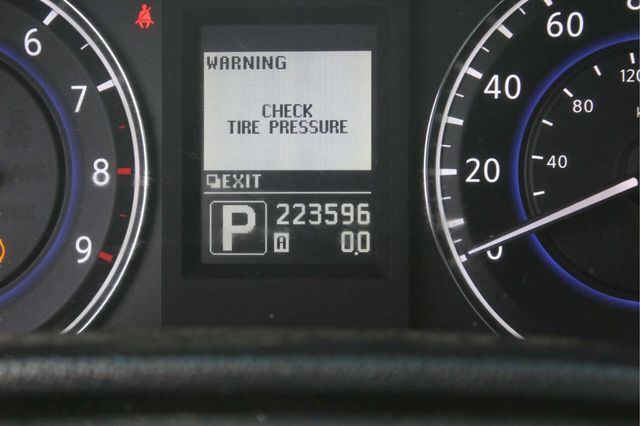 2011 INFINITI G37 Coupe 2dr x AWD - 22981800 - 9