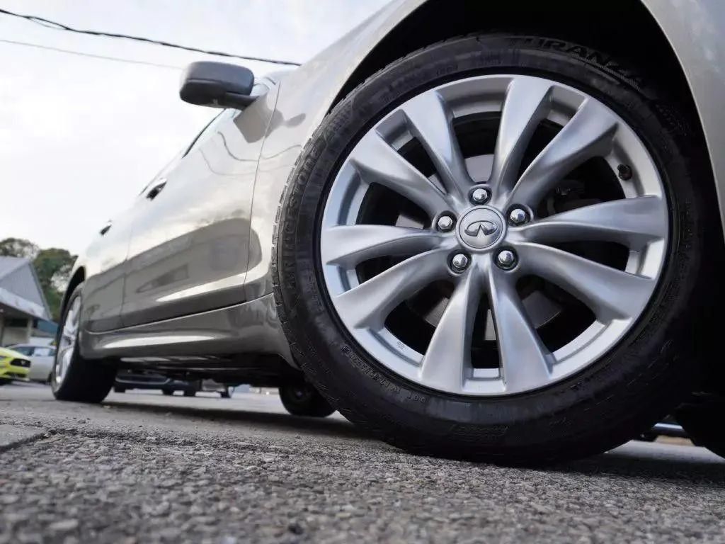 2011 INFINITI M37 4dr Sedan RWD - 23041527 - 12