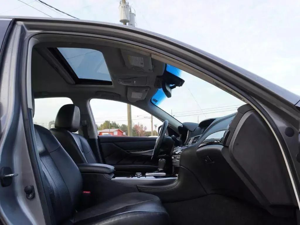 2011 INFINITI M37 4dr Sedan RWD - 23041527 - 27