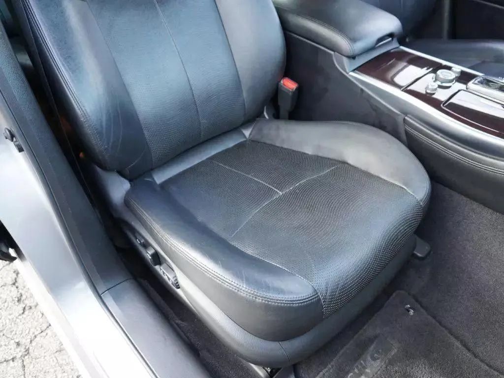 2011 INFINITI M37 4dr Sedan RWD - 23041527 - 30