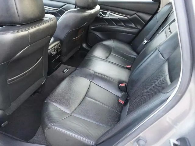 2011 INFINITI M37 4dr Sedan RWD - 23041527 - 35