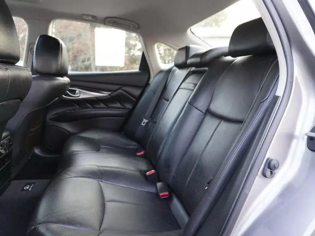 2011 INFINITI M37 4dr Sedan RWD - 23041527 - 38