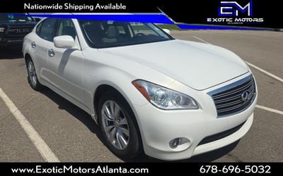 2011 INFINITI M56