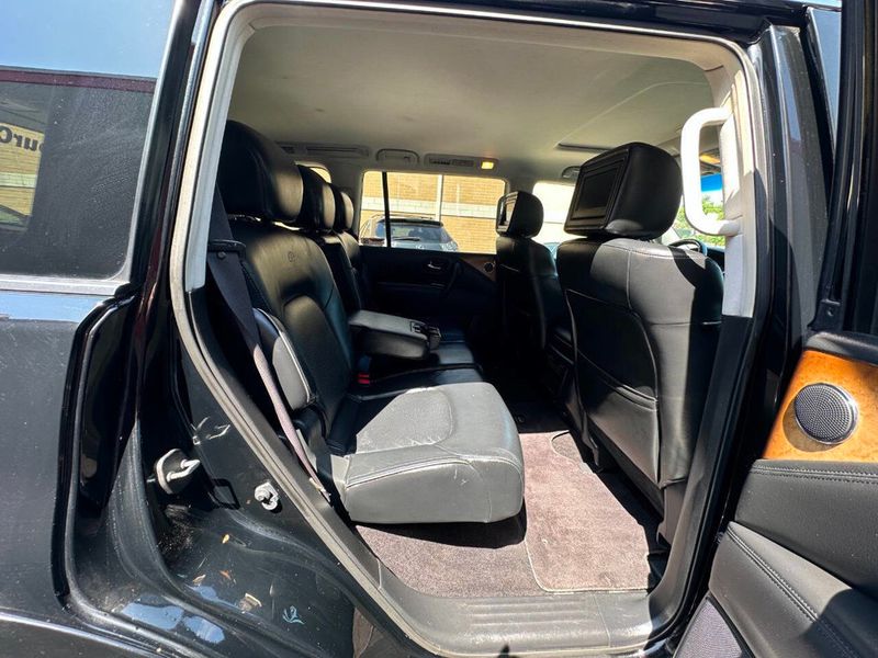 2011 INFINITI QX56 4WD 4dr 8-passenger - 22873757 - 25