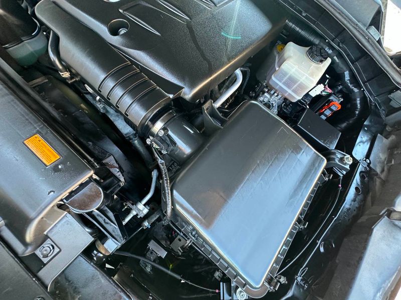 2011 INFINITI QX56 4WD 4dr 8-passenger - 22873757 - 33