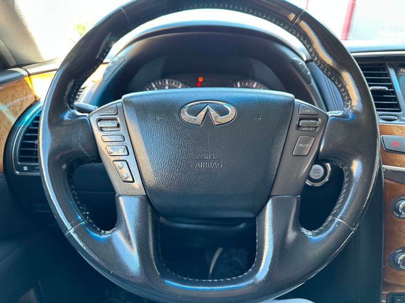 2011 INFINITI QX56 4WD 4dr 8-passenger - 22873757 - 35