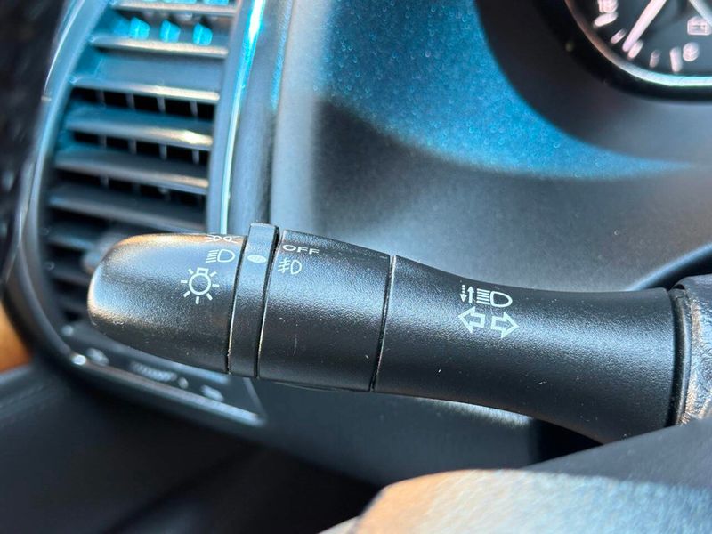 2011 INFINITI QX56 4WD 4dr 8-passenger - 22873757 - 38