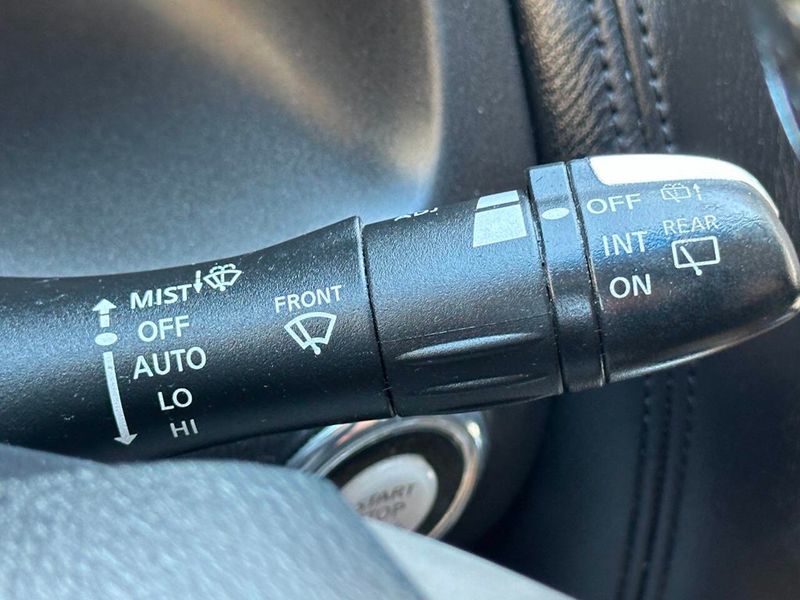 2011 INFINITI QX56 4WD 4dr 8-passenger - 22873757 - 39