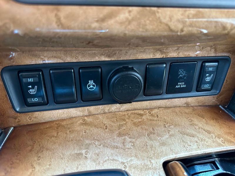 2011 INFINITI QX56 4WD 4dr 8-passenger - 22873757 - 51