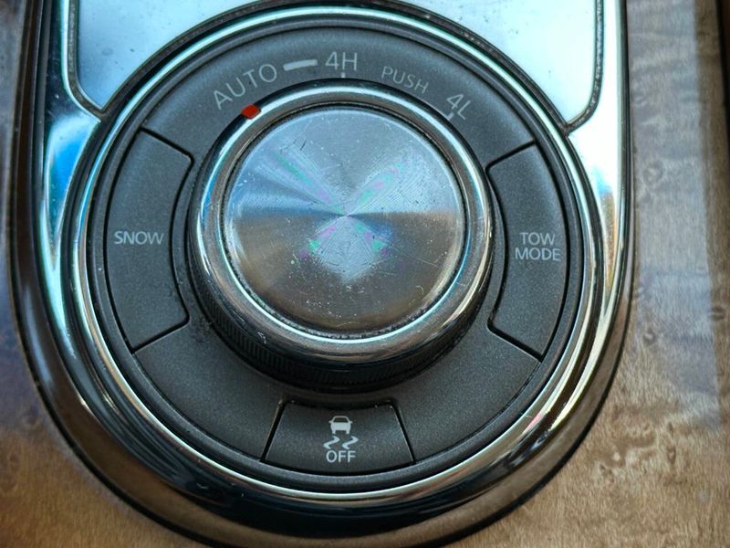 2011 INFINITI QX56 4WD 4dr 8-passenger - 22873757 - 54