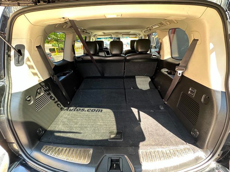 2011 INFINITI QX56 4WD 4dr 8-passenger - 22873757 - 8