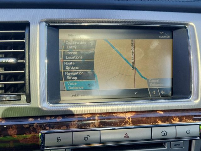 2011 Jaguar XF 4dr Sedan Premium - 23008438 - 9